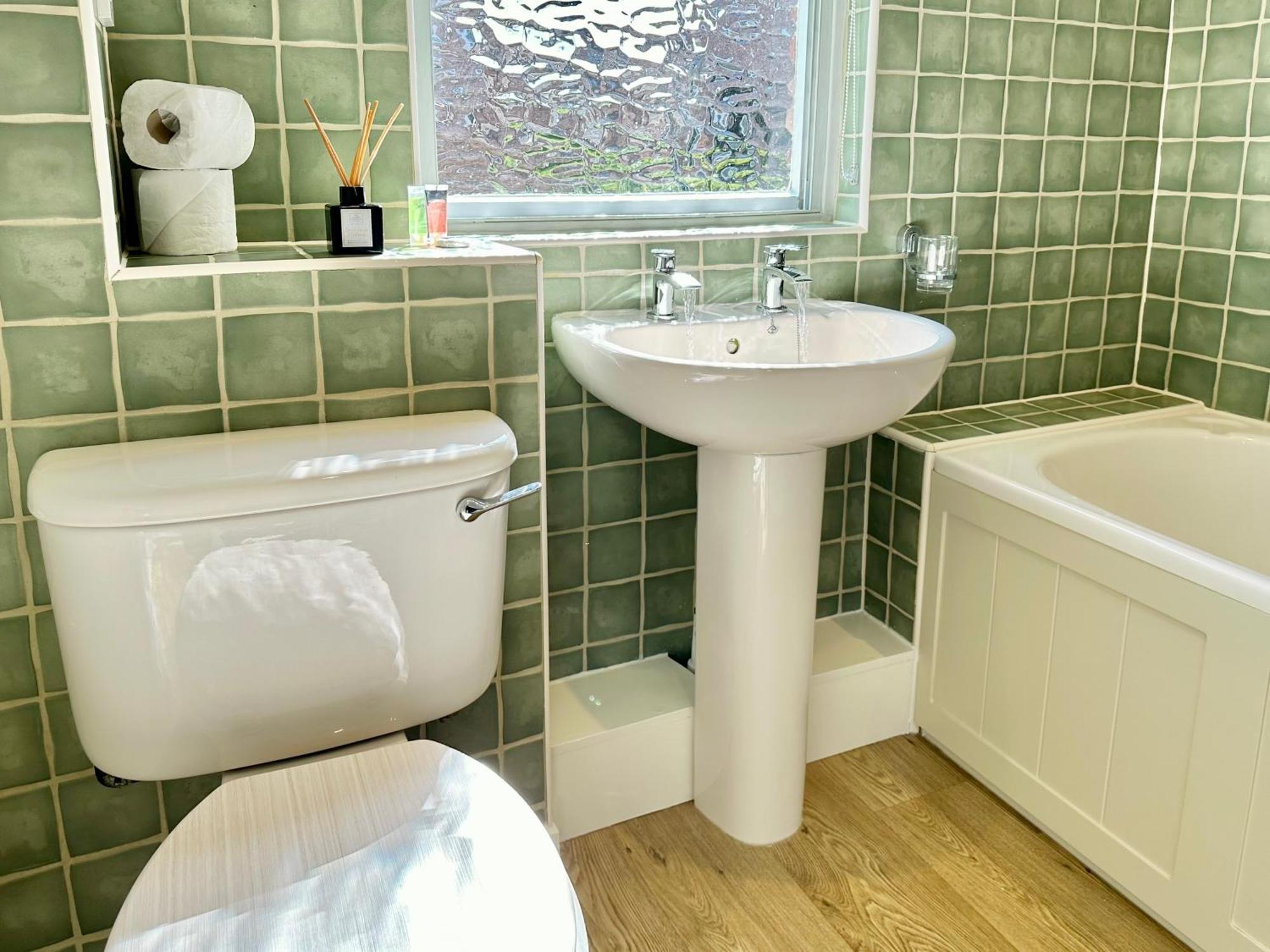 Cherry Blossom Cottage York Bagian luar foto