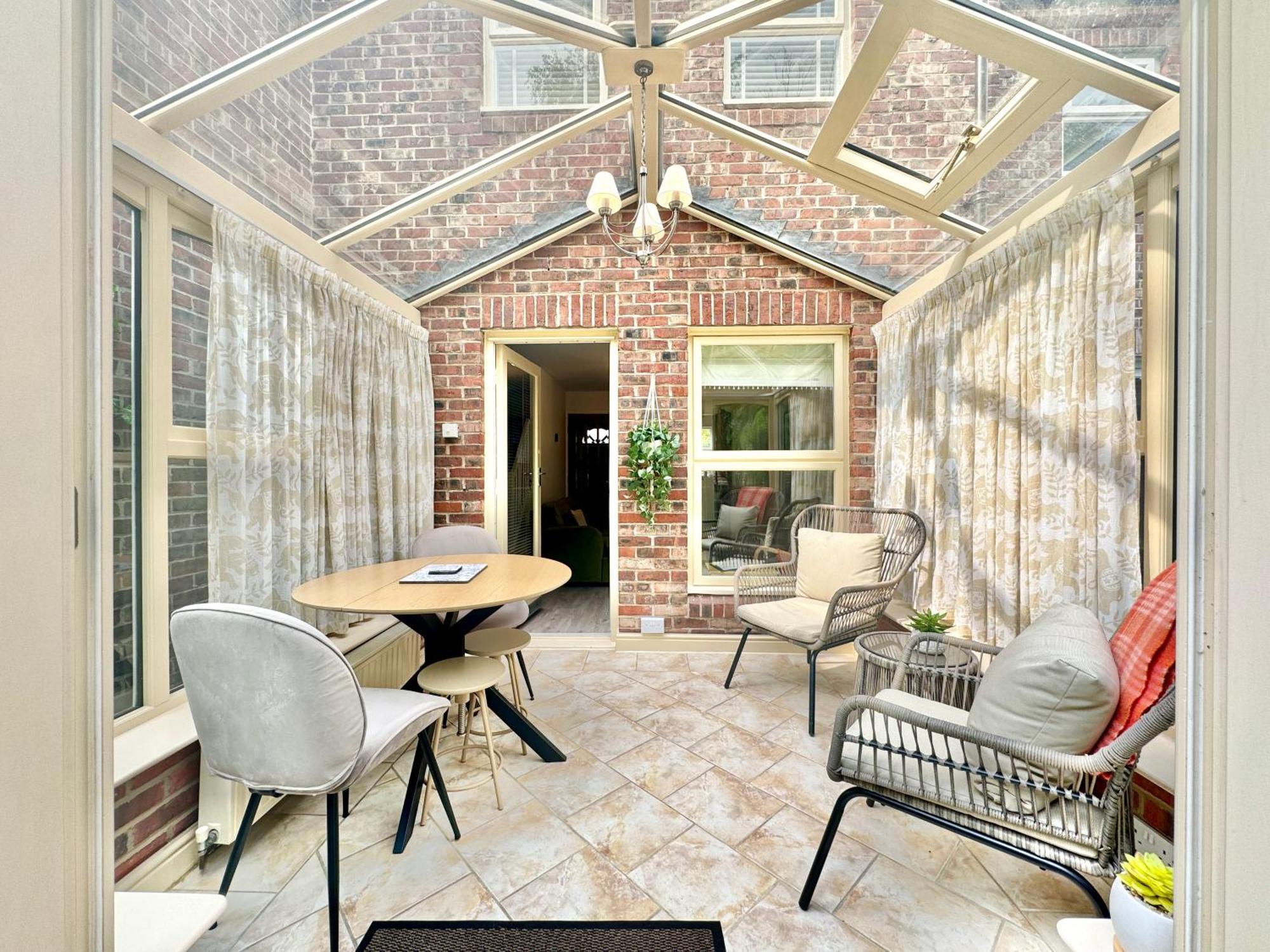 Cherry Blossom Cottage York Bagian luar foto